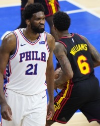  76人恩比德内线称霸，老鹰篮板劣势痛失好局