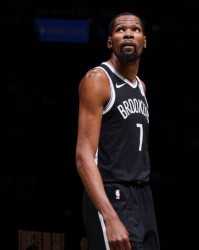  字母哥赛季报销接受脚踝手术  