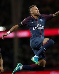  巴黎圣日耳曼报价意甲球星，夏窗引援目标锁定中场  