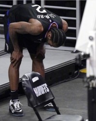  那不勒斯主帅下课，助教暂代帅位  