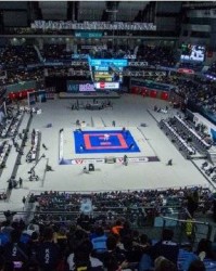  沃尔夫斯堡主场灯光故障延期比赛  