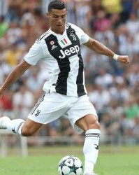  雷恩门将泰泰鲁萨努扑点立功，零封强敌昂热保持金身  