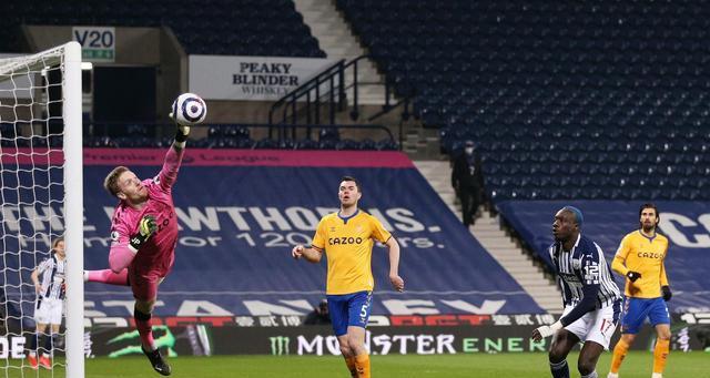  切尔西锋线集体迷失，水晶宫铁桶阵逼平豪门  