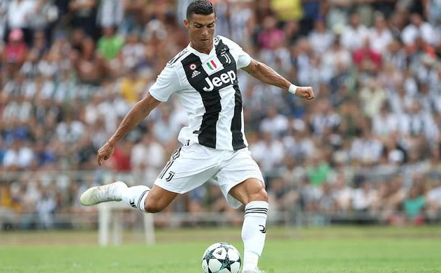  雷恩门将泰泰鲁萨努扑点立功，零封强敌昂热保持金身  